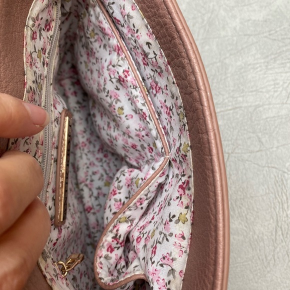 Rose purse with ajustable strap - Picture 4 of 4